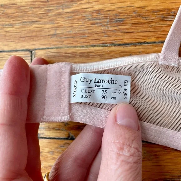 🐩💋Guy Laroche Paris 💋🐩 - Unlined High Apex Embroidery Bra - NWT - 34C - Picture 5 of 5